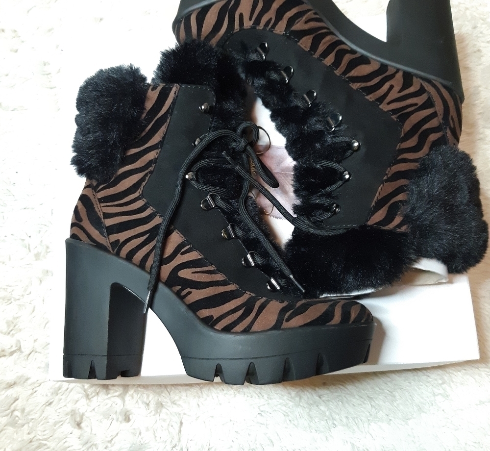 Jessica Simpson mikah boots
